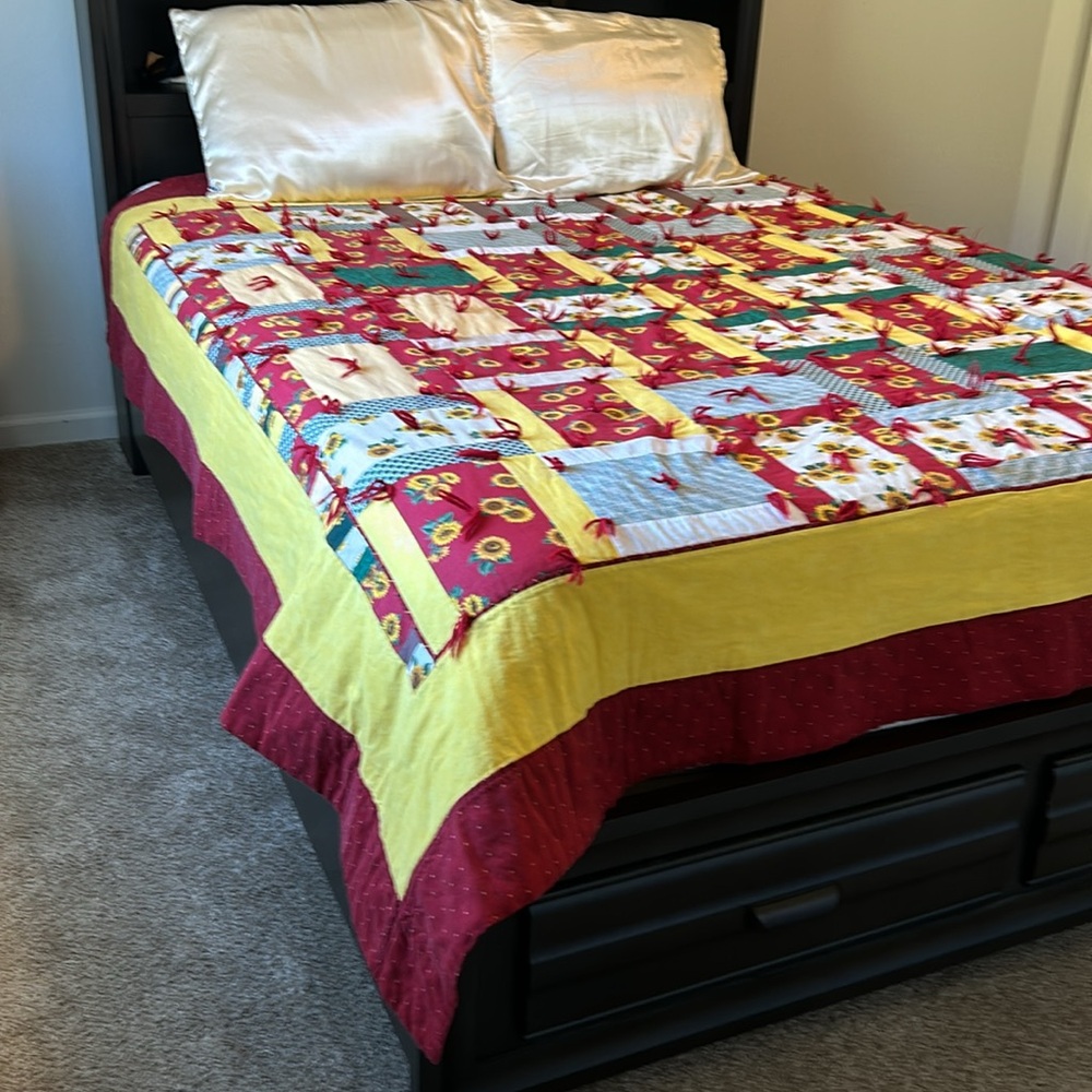 Hand made patch work quilt. - Picture 3 of 3